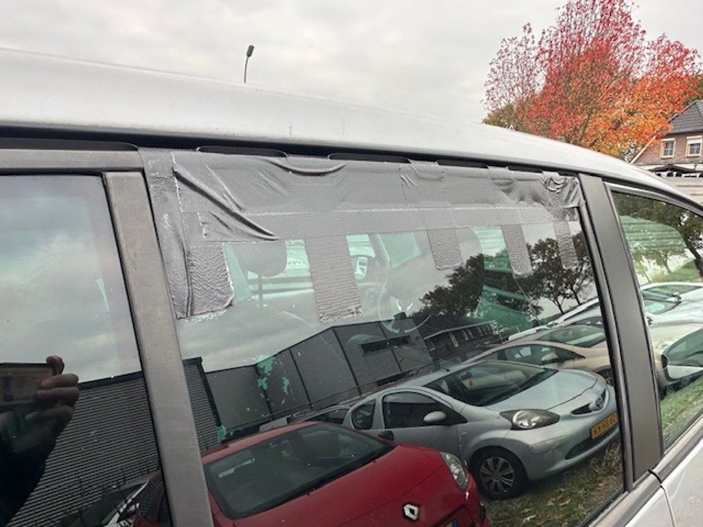 41393441-15.jpg