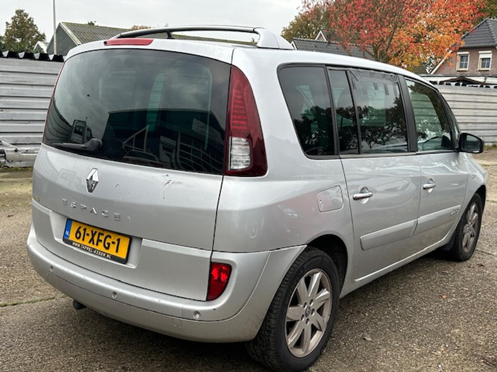 41393441-3.jpg