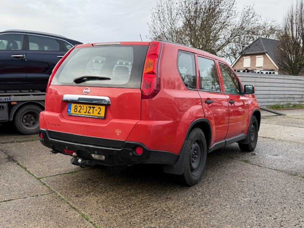 49882688-2.jpg