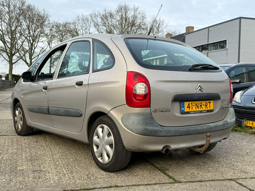 50137927-1.jpg