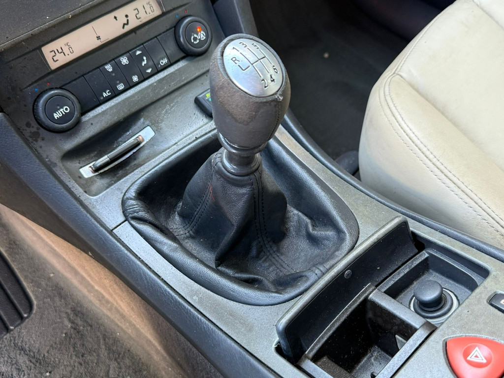 51759799-10.jpg
