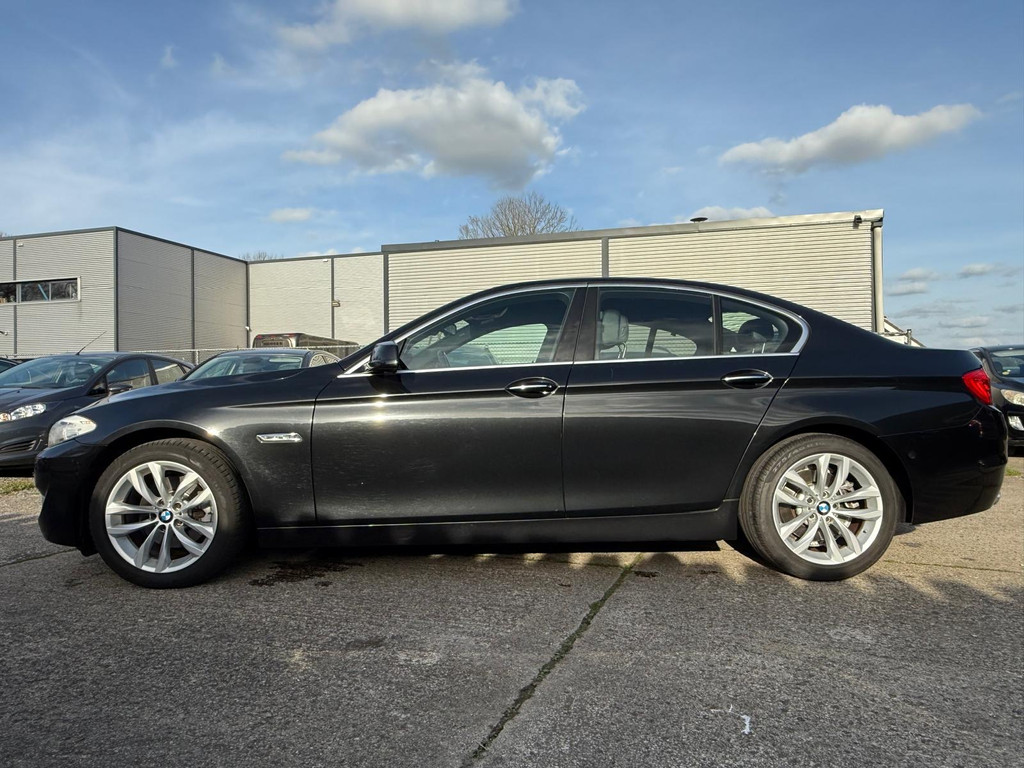 52178648-7.jpg