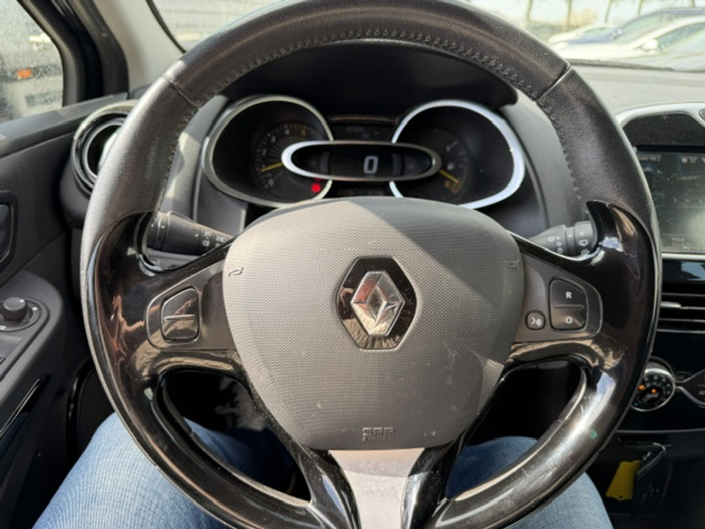 52822993-12.jpg