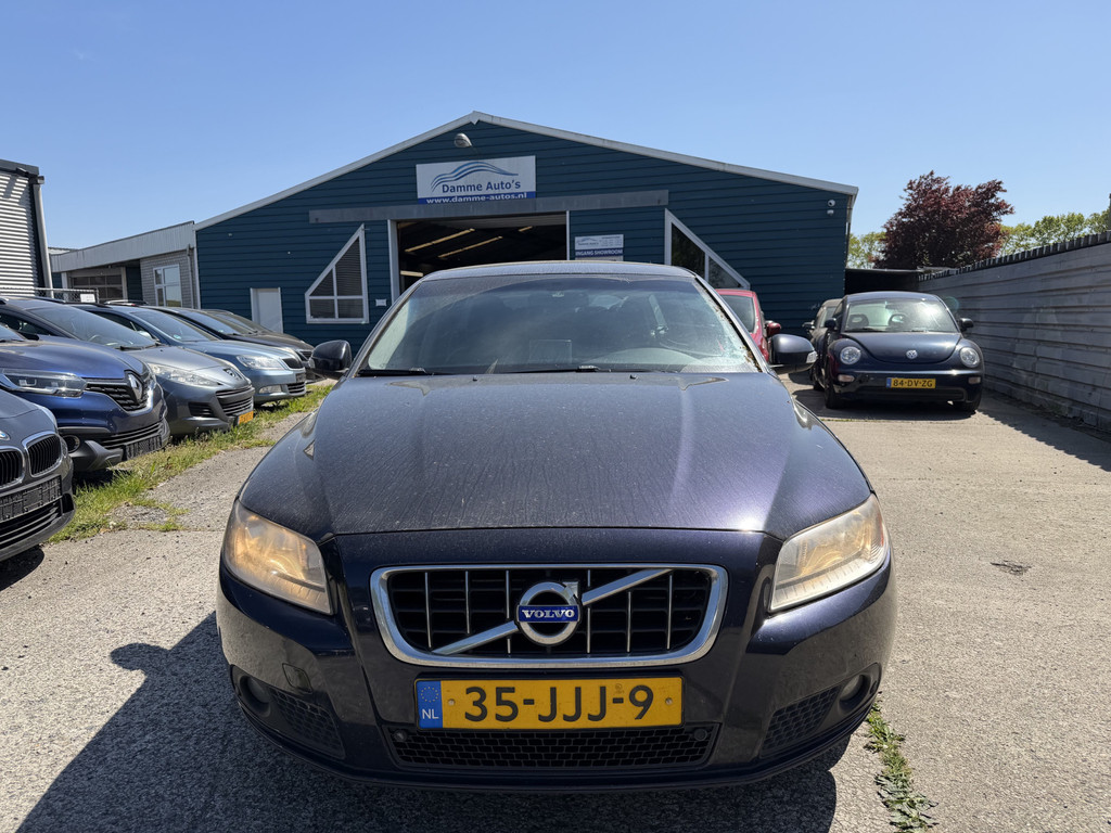 53092707-8.jpg