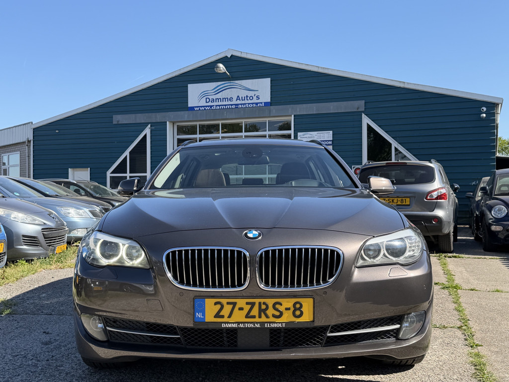53155084-8.jpg