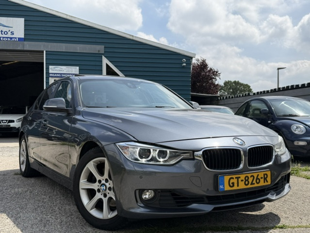 54358334-2.jpg